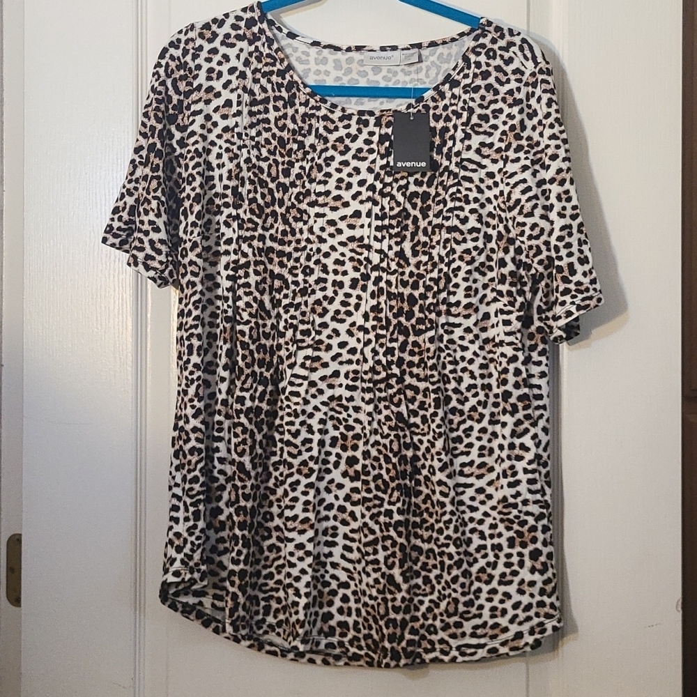 Avenue  knit pleated top